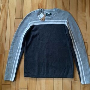 Roots Men’s Gray/Charcoal Crewneck Sweater